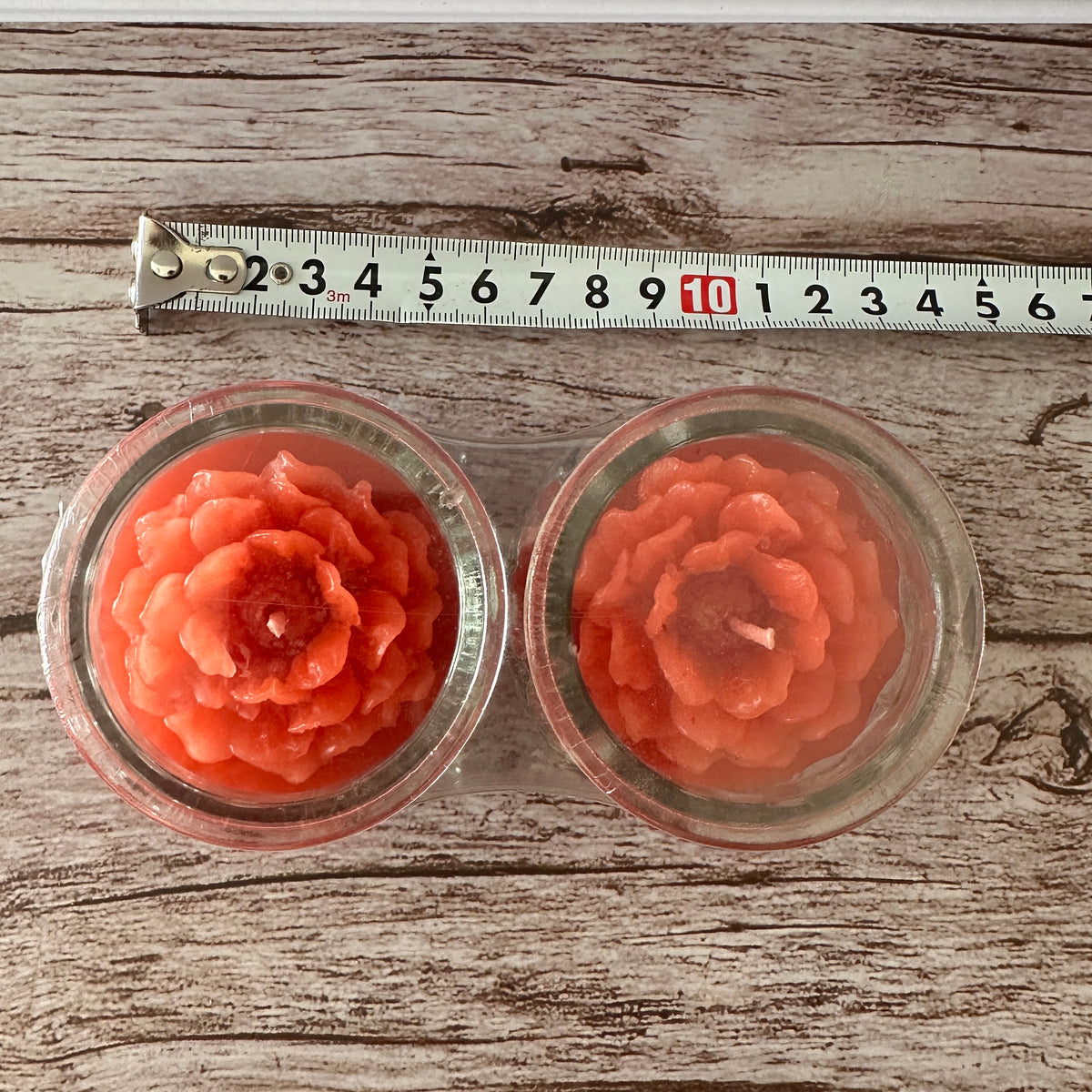 蓮の華のキャンドル 赤と黄色合わせて4個 直径6センチほどの中型サイズ