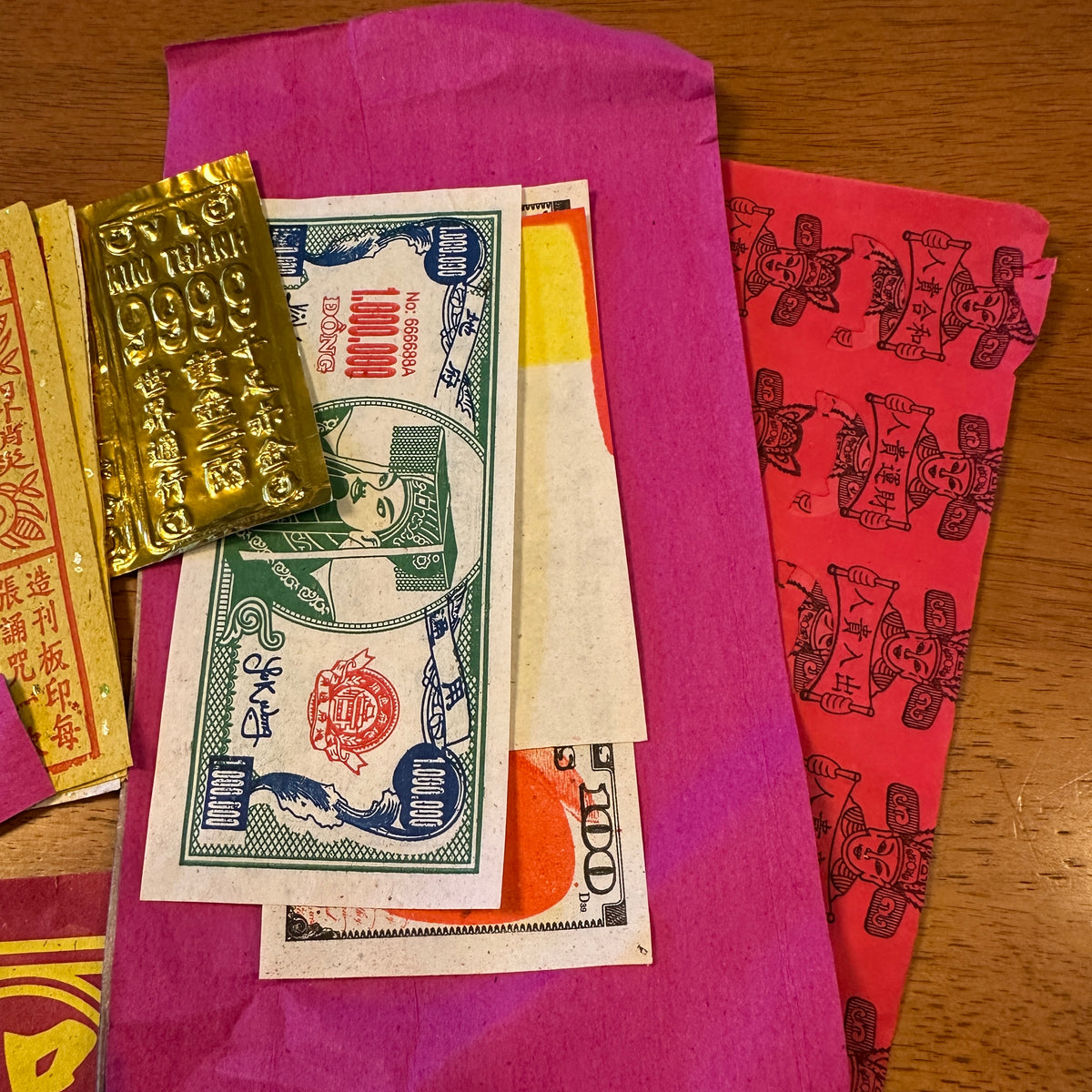 ベトナムの伝統の冥銭5セット（5回分）